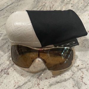 Women’s Polarized Oakley Sunglasses